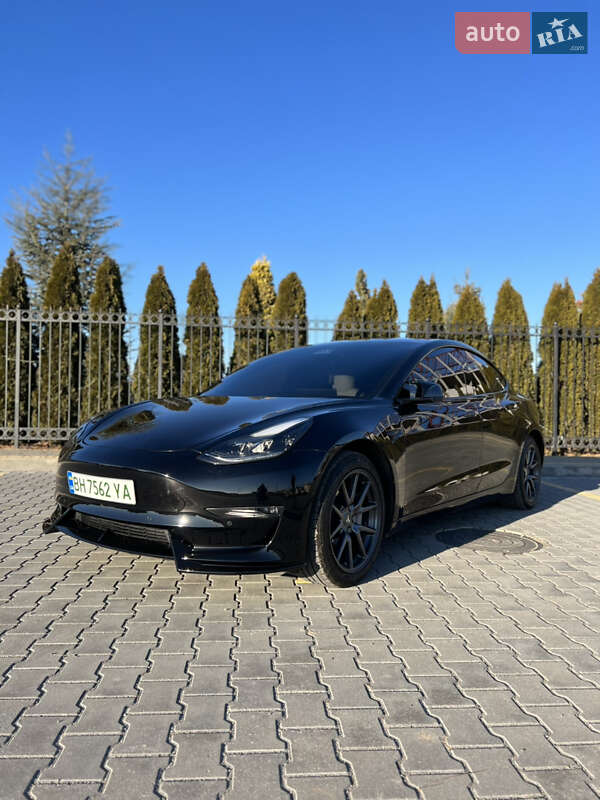 Tesla Model 3 2020 года в Одессе