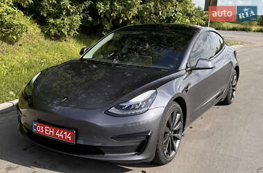Tesla Model 3  2019