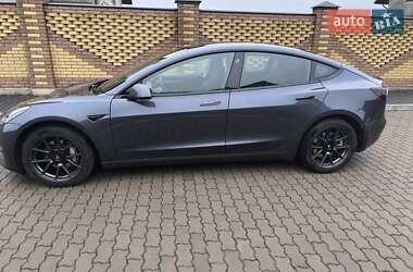 Tesla Model 3  2021