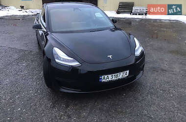 Tesla Model 3  2019