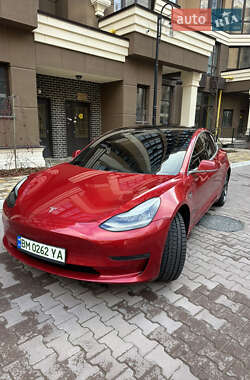 Tesla Model 3  2020