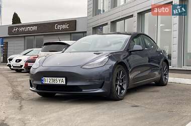 Tesla Model 3  2022