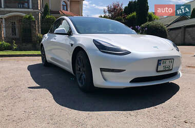 Tesla Model 3  2021