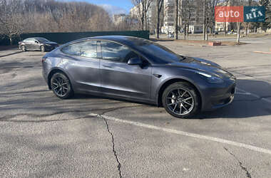 Tesla Model 3  2022