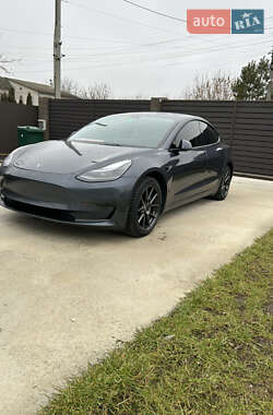 Tesla Model 3  2021