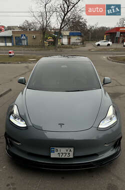 Tesla Model 3  2021