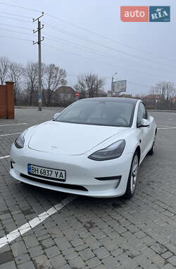 Tesla Model 3  2022