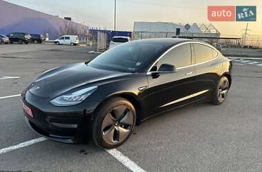 Tesla Model 3  2019