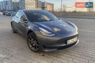 Tesla Model 3  2019