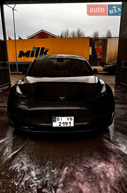tesla model-3 2023 в Гребінка від професійного продавця Олена Михайлівна Лисенко