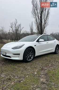 Tesla Model 3  2021