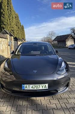 Tesla Model 3  2022