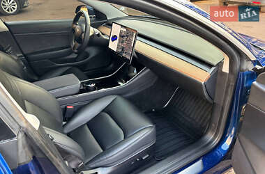 Tesla Model 3  2020