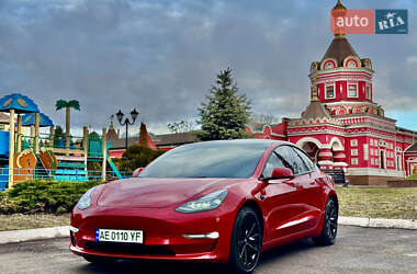 Tesla Model 3  2022