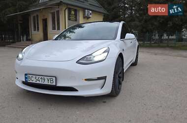 Tesla Model 3  2019