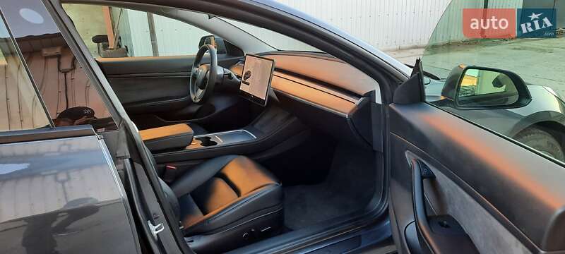Седан Tesla Model 3 2020 в Рівному