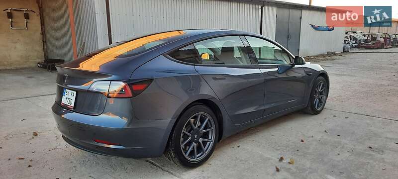 Седан Tesla Model 3 2020 в Рівному