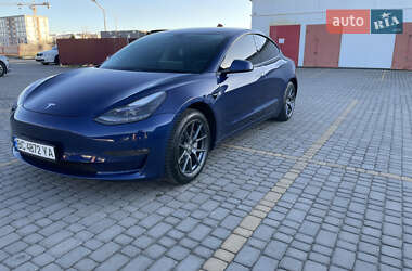 Tesla Model 3  2021