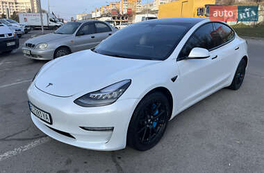Tesla Model 3  2019