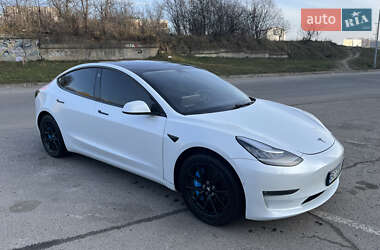 Tesla Model 3  2019