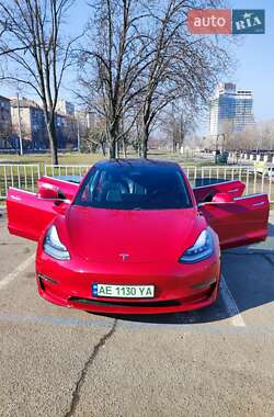 Tesla Model 3  2018