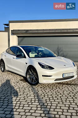 Tesla Model 3  2021