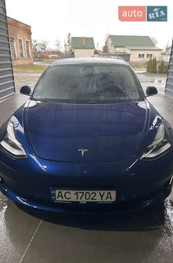 Tesla Model 3  2019