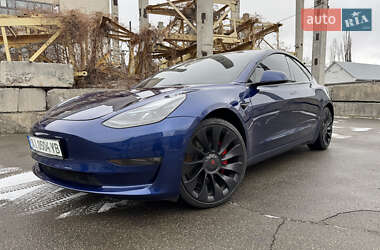 Tesla Model 3  2022