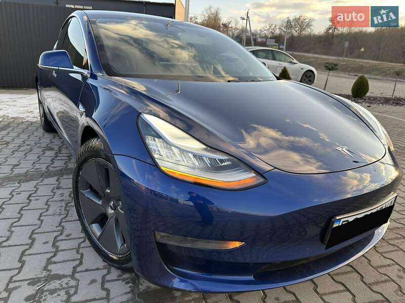 Tesla Model 3 2020