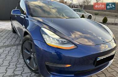 Tesla Model 3  2020