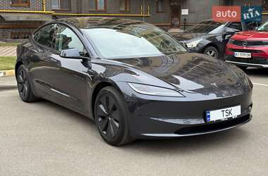 Tesla Model 3  2024