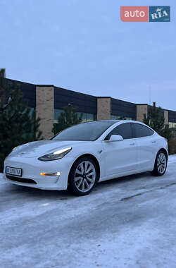 Tesla Model 3  2019