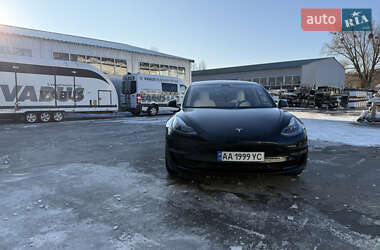 Tesla Model 3  2022