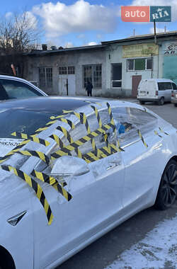 Tesla Model 3  2020