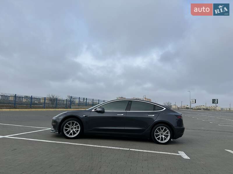 Седан Tesla Model 3 2018 в Одессе