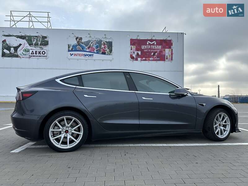 Седан Tesla Model 3 2018 в Одессе