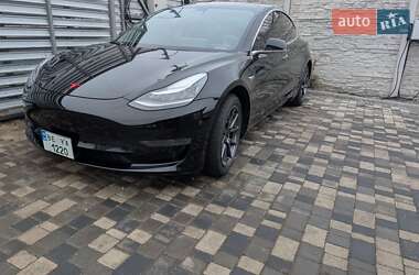 Tesla Model 3  2019