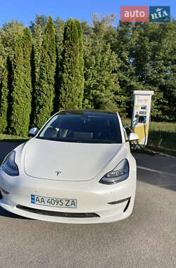 Tesla Model 3  2019