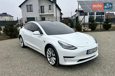 Tesla Model 3  2020