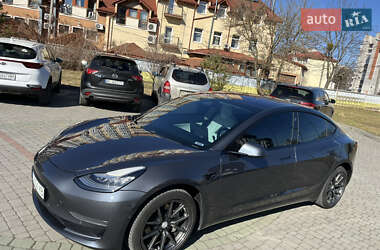 Tesla Model 3  2018