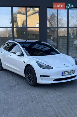 Tesla Model 3  2021