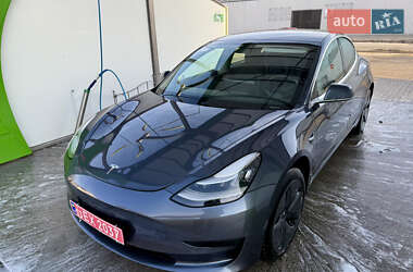 Tesla Model 3  2019