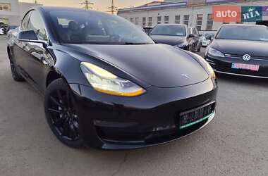 Tesla Model 3  2019