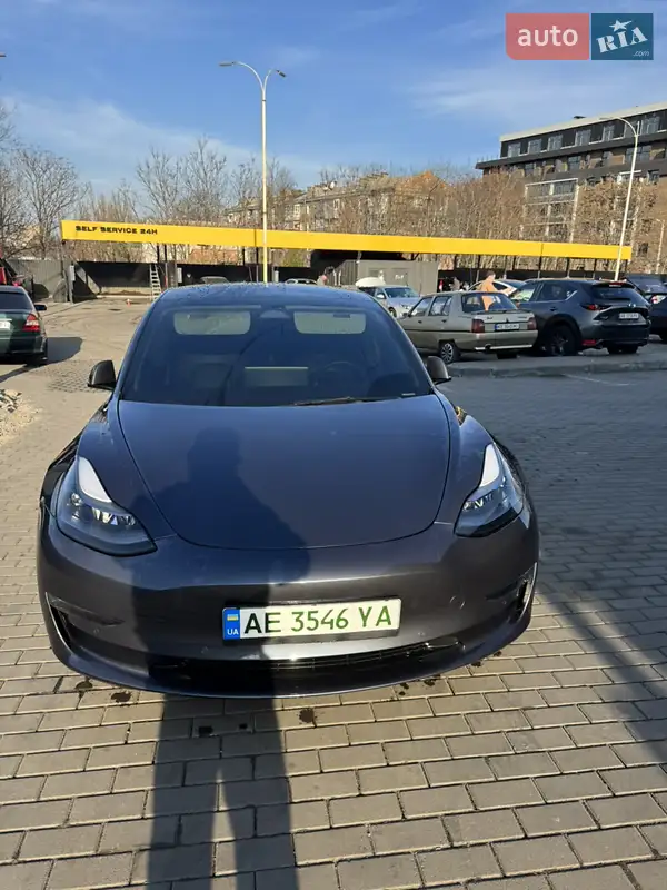 Tesla Model 3 2022