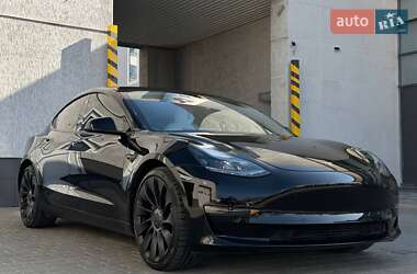 Tesla Model 3  2022