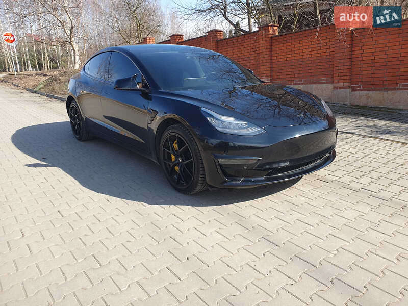 Седан Tesla Model 3 2020 в Хмельницком фото Седан Tesla Model 3 2020 в Хмельницком