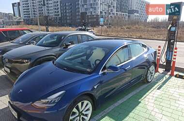Tesla Model 3  2019