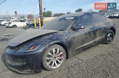 Tesla Model 3  2024