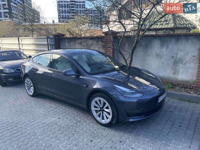 Tesla Model 3 2021
