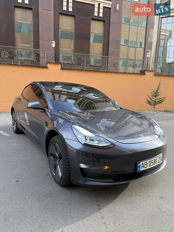 Tesla Model 3 2021